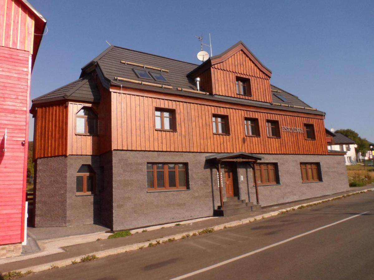 Apartman Eskadra 02 Horní Malá Úpa エクステリア 写真